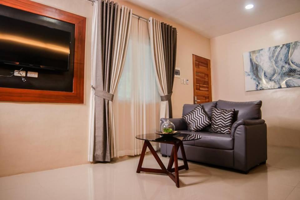 Mezza Hotel Koronadal Exterior photo